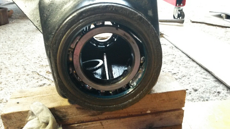 Akselin laakeri ulommainen.jpg